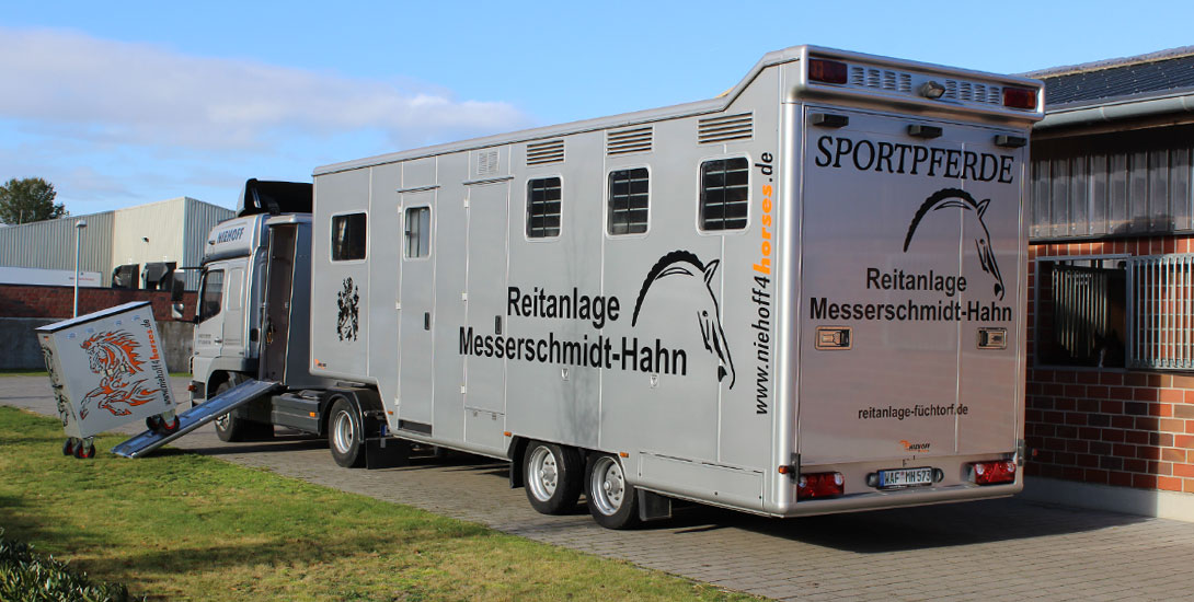 Mini semitrailer 4 horses + living area