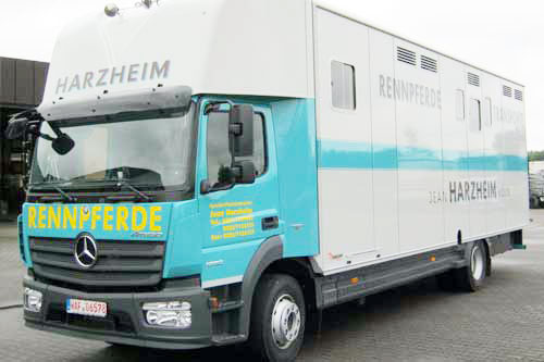 Pferdetransporter für 6 Pferde + Mannschaftsraum