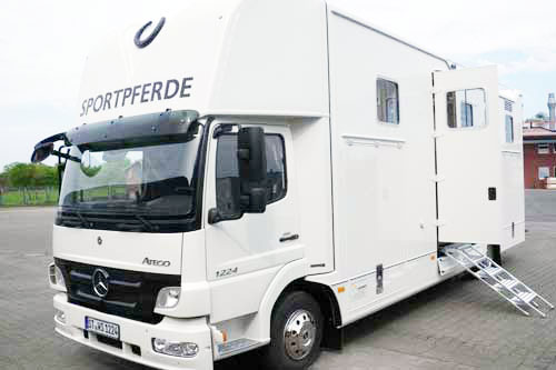 Pferdetransporter für 4 Pferde + Wohnkabine