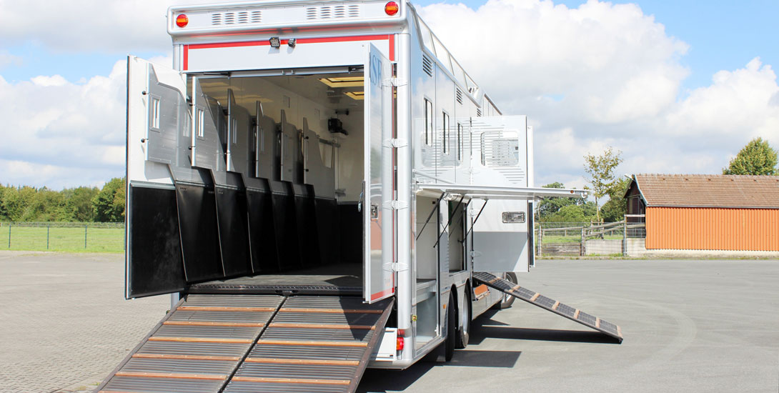 Spacious room for horse and rider