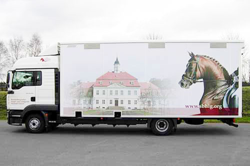 Horse transporter for 6 horses