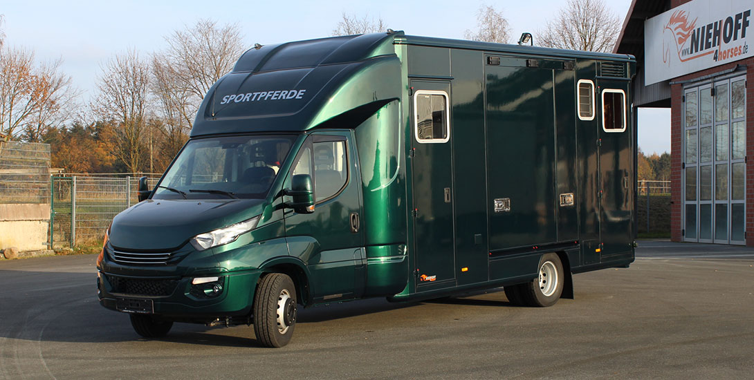 Iveco Daily Pferdetransporter mit 5 Sitzplätzen